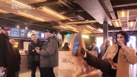 浓精喷在小龙女的玉足太爽了